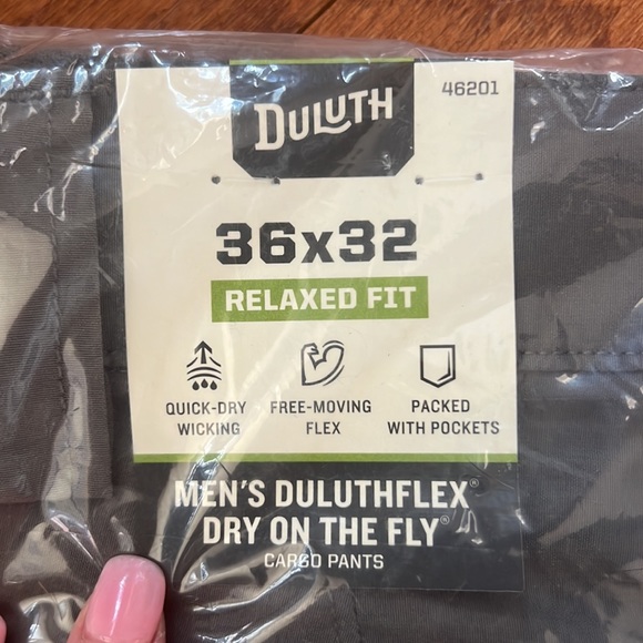 New Duluth flex dry on the fly cargos color gun metal - Picture 13 of 16